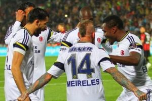 Ersun Yanal Raul Meireles'i bırakmıyor