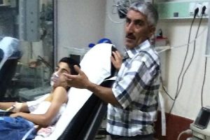 İlk&ouml;ğretim &ouml;ğrencilerinin kavgası kanlı bitti