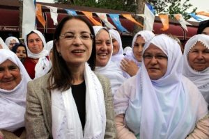 Bakan İslam 'Şalvarlı Başkan'dan ne istedi?