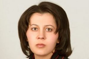Talihsiz kadın evinde temizlik yaparken...