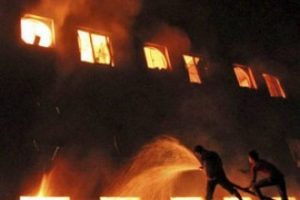 Hastanede yangın &ccedil;ıktı: 20 &ouml;l&uuml;
