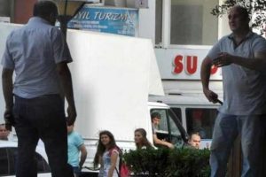 Belediye &ouml;n&uuml;nde korkulu anlar
