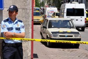 Ş&uuml;pheli ara&ccedil; polisi alarma ge&ccedil;irdi