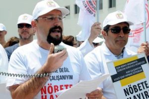 Hekimler g&uuml;venliklerinden endişe ediyor