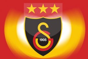 Yıldız futbolcunun s&ouml;zleşmesini uzattı
