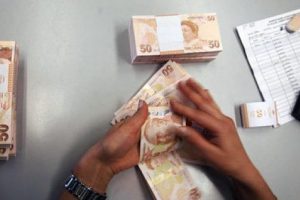 Bankalar kredi musluğunu a&ccedil;ıyor