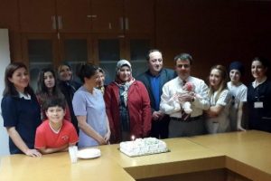 Cemre bebek yaşama sıkı sıkı tutundu
