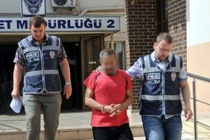 Bursa'da ka&ccedil;ak cep telefonu operasyonu