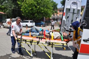 Bursa'da  3 metreden beton zemine d&uuml;şt&uuml;