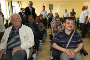 &Ccedil;&ouml;pe atmadı sattı hayırlı bir iş yaptı