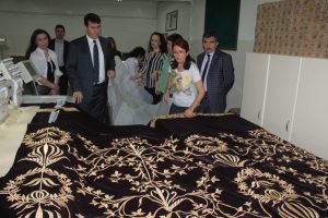 Şehit padişahın sanduka &ouml;rt&uuml;s&uuml; ilmek ilmek işleniyor
