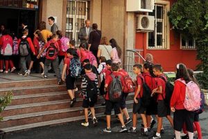Okullarda 4 yılı dolduran y&ouml;neticilerin g&ouml;revi sona eriyor