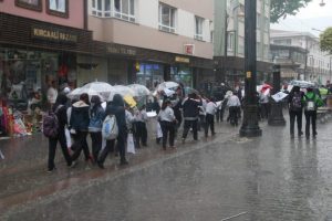 Bursa'da sağanak yağış zor anlar yaşattı