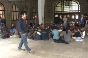 'Haydarpaşa Garı'nı işgal ettiler