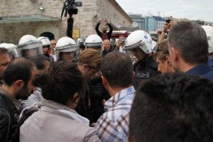 Emniyetten "CNN muhabiri" a&ccedil;ıklaması