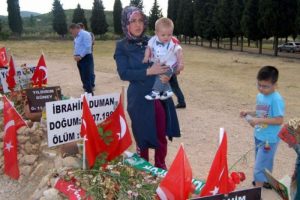 Somalı madencinin eşinden duygulandıran Soma ziyareti