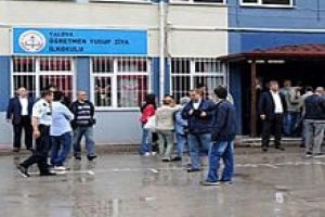 Yalova'da se&ccedil;im kavgası! Vekiller birbirine girdi