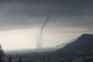 Antalya'da denizde hortum paniği