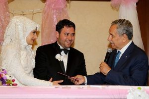Arın&ccedil; nikah şahitliği yaptı