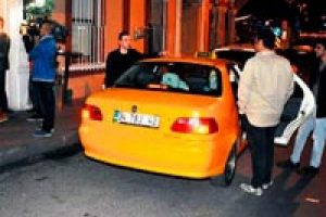 Kendi r&ouml;portaj yaptı eşi bekledi...