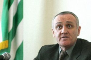 Abhazya cumhurbaşkanı istifa edecek