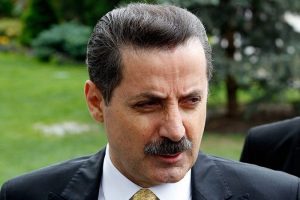 Bakan &Ccedil;elik taburcu oldu