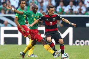 L&ouml;w'den Mesut'a destek!