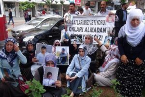 Annelerden direnişe devam