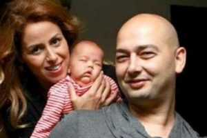 &Uuml;nl&uuml; sanat&ccedil;ı hastaneye kaldırıldı