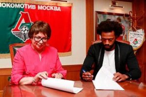 Fernandes resmen Lokomotiv Moskova'da