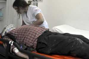 Anten d&uuml;zeltmek isterken hastanelik oldu!