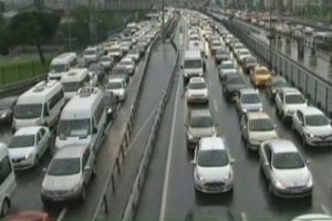 Şiddetli yağış İstanbul'u vurdu