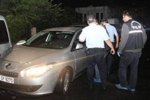Kağıthane'de otomobil tarandı: 1 &ouml;l&uuml;