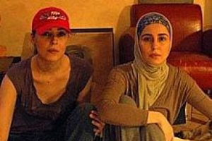 Prenses kardeşler a&ccedil;lıkla terbiye ediliyor