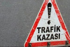&Ouml;ğrenci servisi kaza yaptı: 15 yaralı