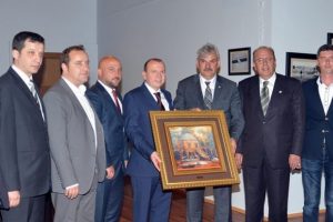 Bursaspor'a destek ziyaretleri s&uuml;r&uuml;yor