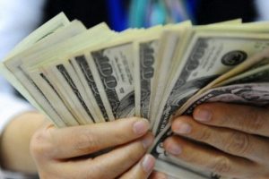 Dolar kritik seviyeye dayandı