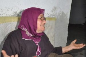 Şehit annesinin evi yandı