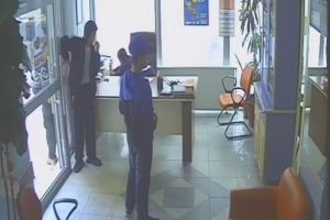 Bursa'da &ccedil;ocuk hırsızlar kameraya yakalandı