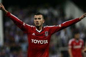 Oğuzhan &Ouml;zyakup imzayı attı!