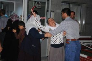 Baba ve oğluna silahlı saldırı: 1 &ouml;l&uuml;