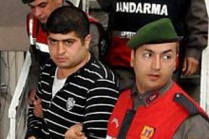 Annesini, kardeşini &ouml;ld&uuml;rd&uuml; ve şimdi serbest!