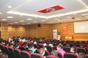 &Ouml;ğrencilere g&uuml;venli internet kullanımı anlatıldı