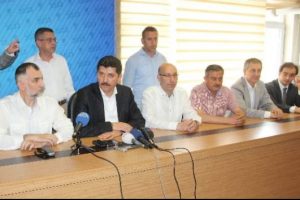 AK Parti'de toplu istifa