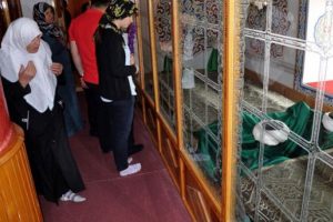 Şehzade Bayezid t&uuml;rbesinde Muhteşem Y&uuml;zyıl yoğunluğu!