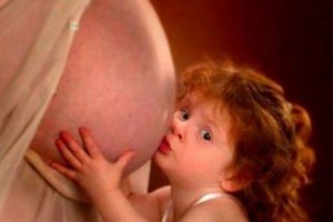 İki kadın bir babadan bebek yapabilecek!