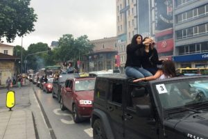 Tehlikeli mezuniyet sevinci!