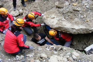 Tatbikat i&ccedil;in gittiler, operasyona katıldılar