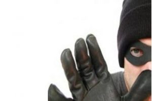 20 bin liralık ziynet eşyasını &ccedil;aldılar