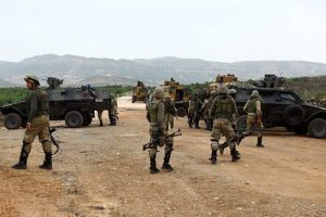 PKK Diyarbakır'da kamyonet yaktı